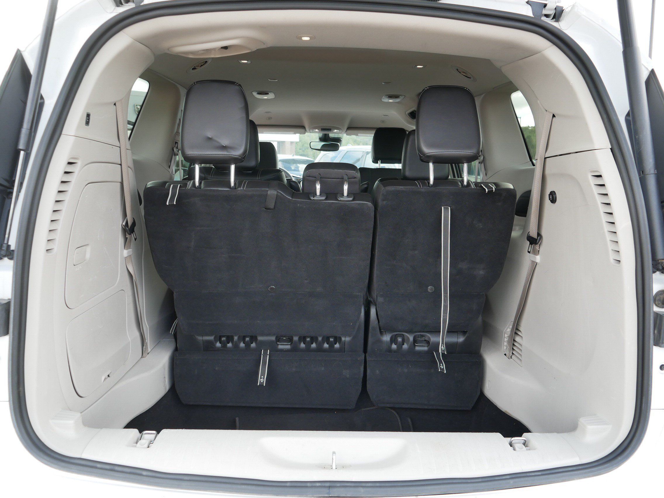 Used 2024 Chrysler Pacifica Limited FWD image 18