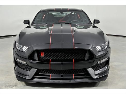Used 2016 Ford Mustang Shelby GT350R w/ GT350R Equipment Group 920A RWD image 4