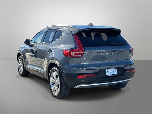 Used 2021 Volvo XC40 T4 Momentum w/ Premium Package image 26