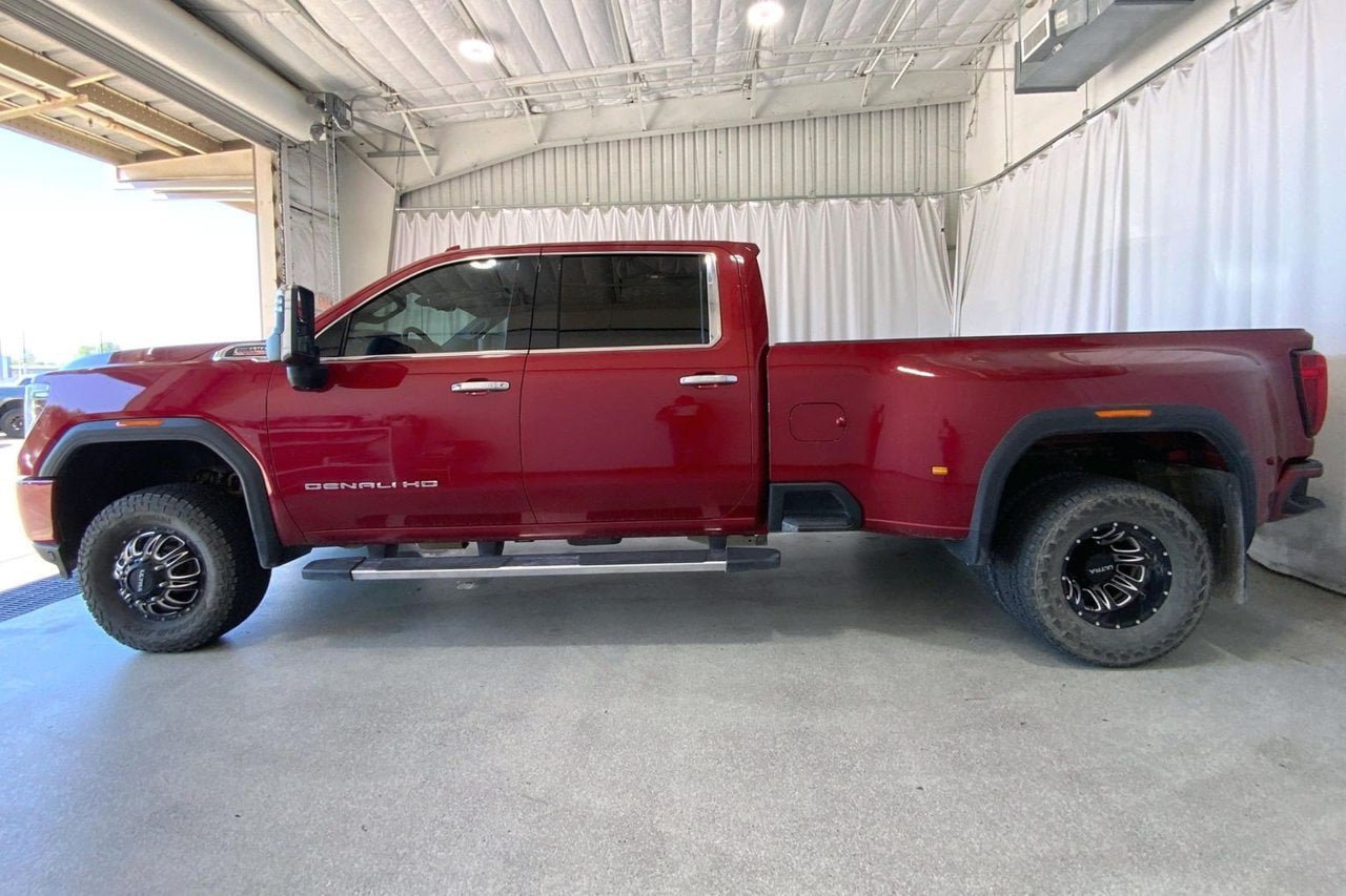 Used 2020 GMC Sierra 3500 Denali w/ Technology Package AWD/4WD image 26