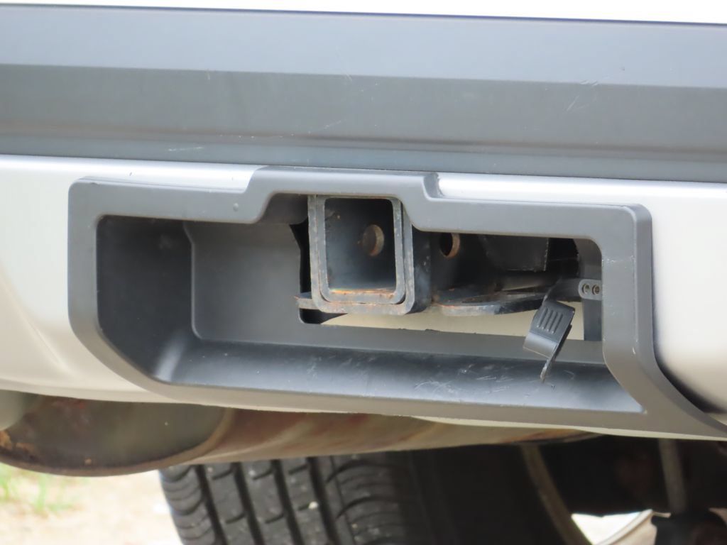 Used 2017 Ford Explorer XLT w/ Equipment Group 202A AWD/4WD image 13