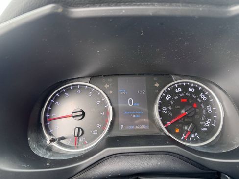 Used 2020 Toyota RAV4 LE FWD image 21