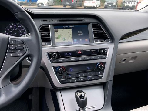 Used 2017 Hyundai Sonata Limited w/ Ultimate Package 04 FWD image 7