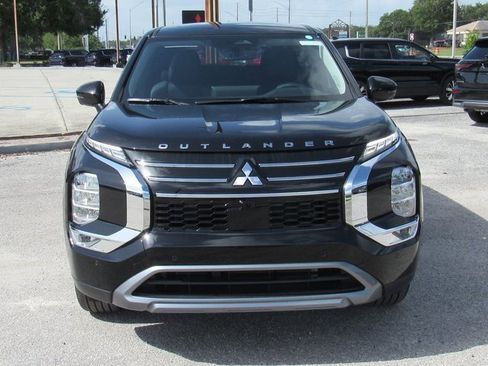 New 2025 Mitsubishi Outlander SE image 7