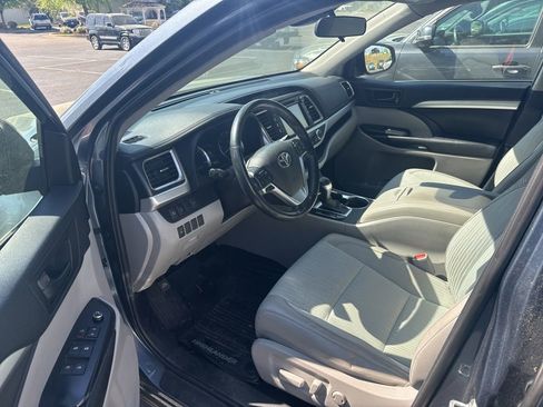 Used 2019 Toyota Highlander Plus image 5