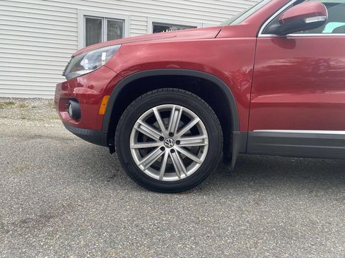 Used 2013 Volkswagen Tiguan SE image 38