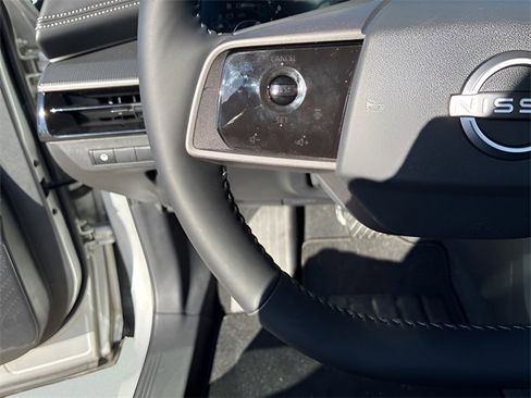 Used 2025 Nissan Murano SV image 23