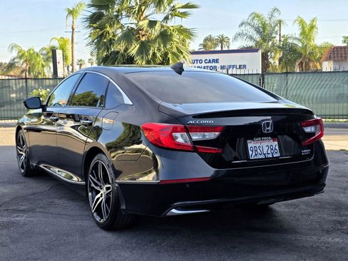 Used 2022 Honda Accord Touring image 3