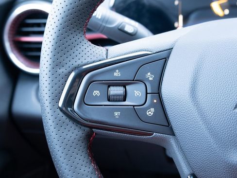 New 2026 Chevrolet Trax RS w/ Sunroof Package FWD image 7