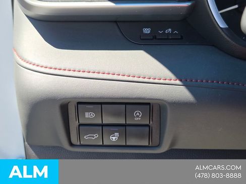 Used 2024 Toyota Highlander Limited AWD/4WD image 29