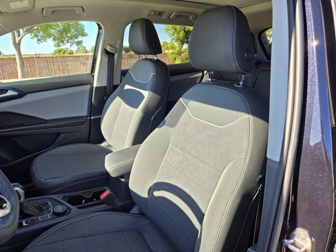 Used 2024 Volkswagen Taos SE w/ Panoramic Sunroof Package image 14