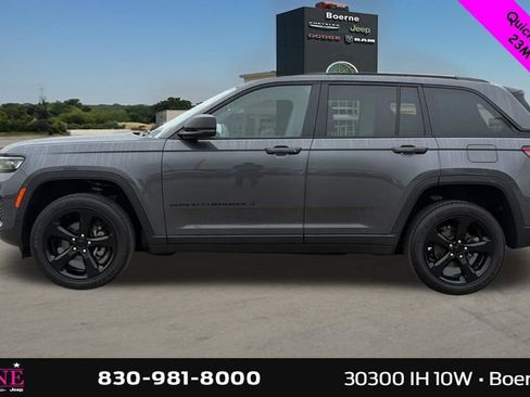 Used 2023 Jeep Grand Cherokee Altitude AWD/4WD image 6