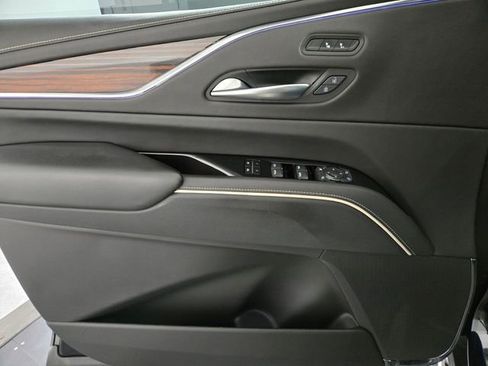 Used 2023 Cadillac Escalade Luxury image 28
