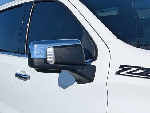 Used 2021 Chevrolet Silverado 1500 LTZ w/ Z71 Off-Road Package AWD/4WD image 9