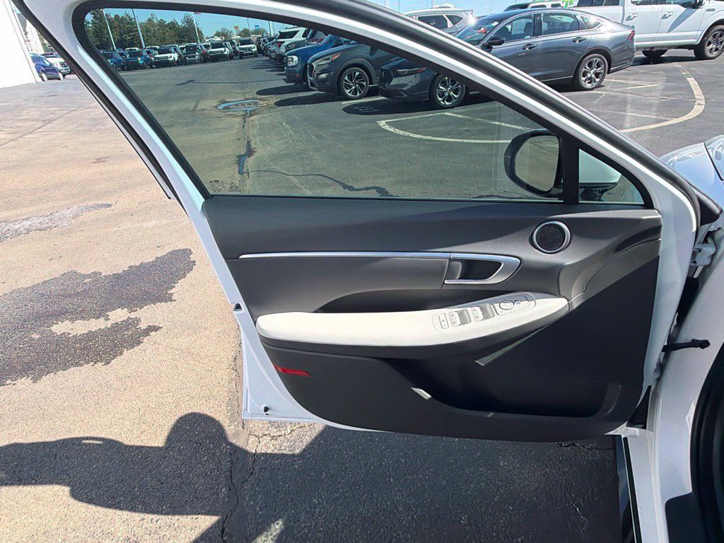 Used 2024 Hyundai Sonata SEL w/ Convenience Package FWD image 27