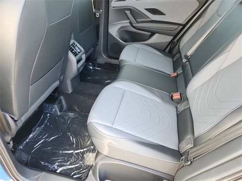 New 2026 Volkswagen Tiguan SE image 8