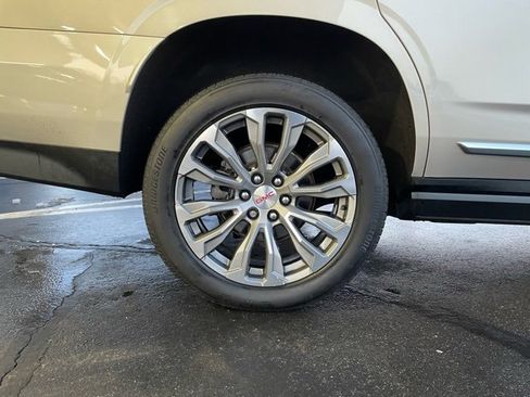 Used 2021 GMC Yukon Denali w/ Denali Premium Package image 37