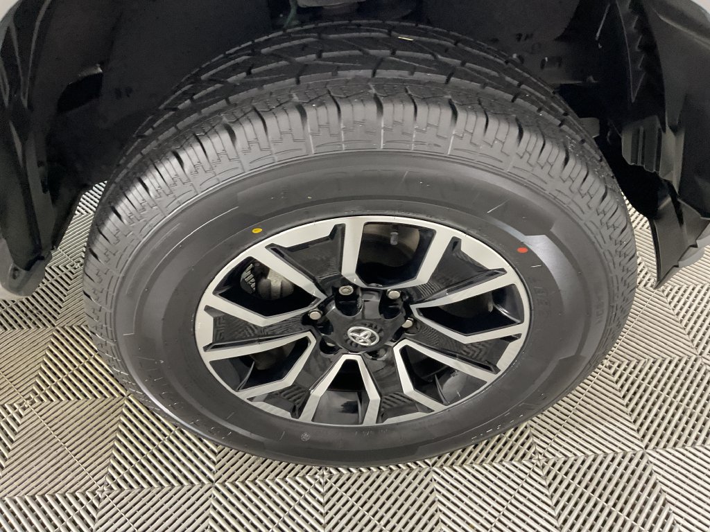 Certified 2022 Toyota Tacoma TRD Sport w/ Technology Package AWD/4WD image 11