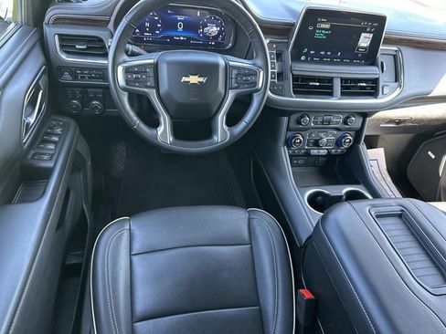 Used 2023 Chevrolet Suburban Premier image 27