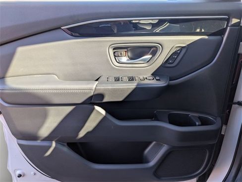 New 2025 Honda Pilot Touring image 24