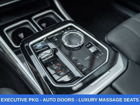 Used 2023 BMW i7 xDrive60 w/ Executive Package 2 AWD/4WD image 34