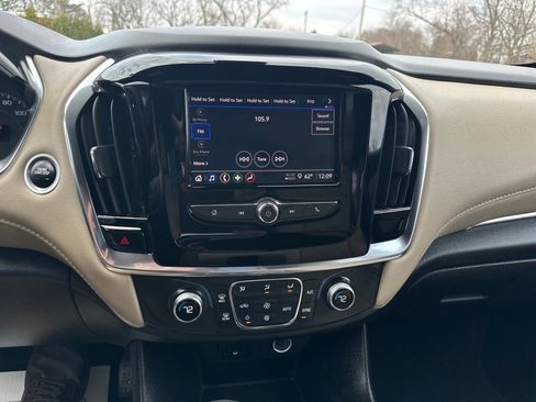 Used 2023 Chevrolet Traverse LS image 30