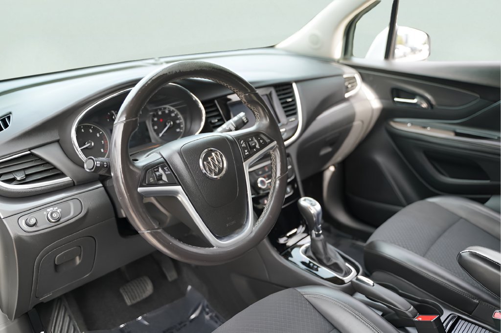 Used 2022 Buick Encore Preferred w/ Safety Package FWD image 7