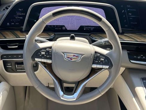 Used 2023 Cadillac Escalade Sport Platinum w/ LPO, ONYX Package image 17