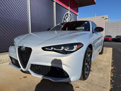 New 2025 Alfa Romeo Giulia Veloce image 10