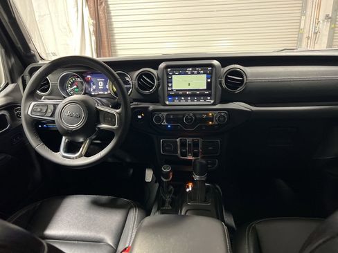 Used 2023 Jeep Wrangler Unlimited Sahara image 14