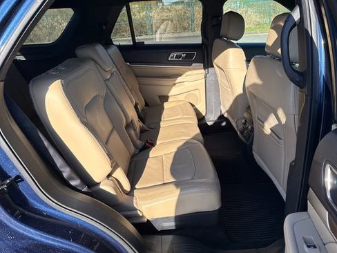 Used 2016 Ford Explorer Limited w/ Equipment Group 301A AWD/4WD image 10