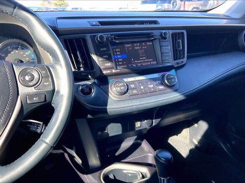 Used 2018 Toyota RAV4 XLE image 6