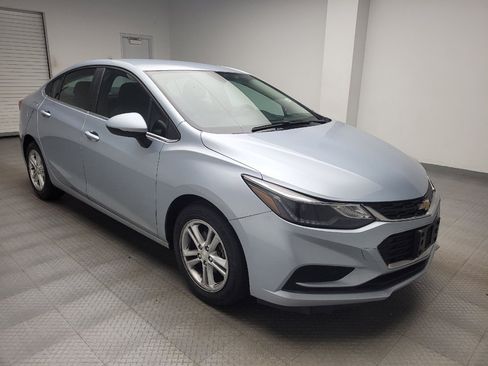 Used 2018 Chevrolet Cruze LT w/ Convenience Package FWD image 13