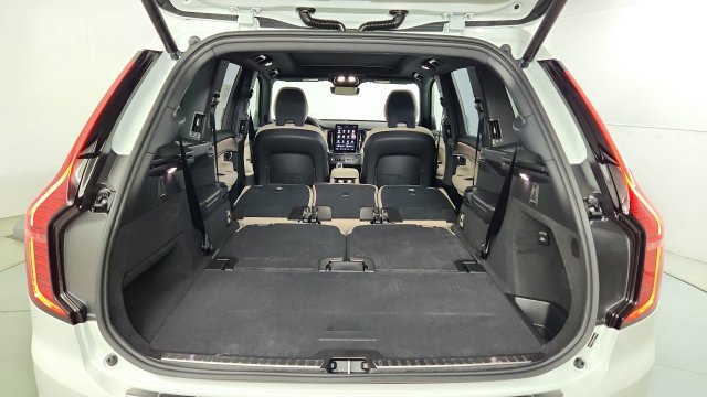 New 2026 Volvo XC90 T8 Plus w/ Protection Package Premier AWD/4WD image 44