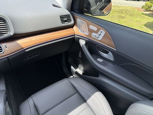 Used 2025 Mercedes-Benz GLE 350 4MATIC image 17
