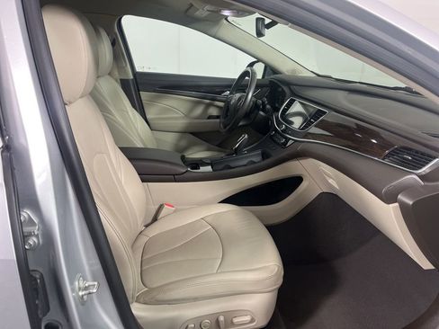 Used 2017 Buick LaCrosse Premium image 6
