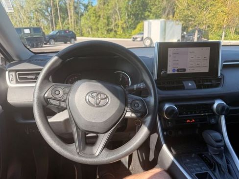 Used 2025 Toyota RAV4 LE AWD/4WD image 2