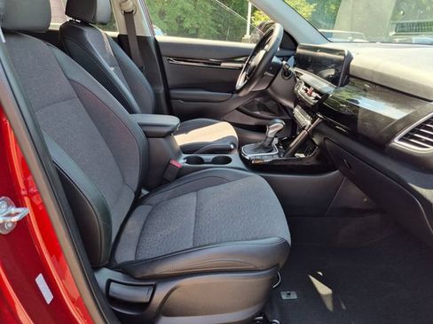 Used 2025 Kia Seltos S AWD/4WD image 25