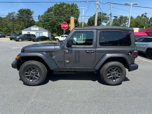 Used 2026 Jeep Wrangler Sport AWD/4WD image 7