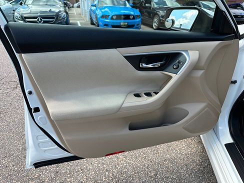 Used 2015 Nissan Altima 2.5 S w/ Power Driver Seat Package FWD image 9