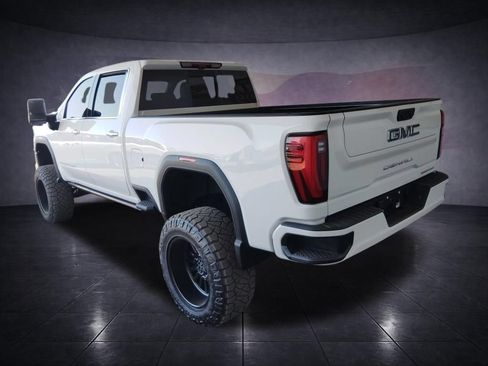 Used 2024 GMC Sierra 2500 Denali Ultimate AWD/4WD image 3
