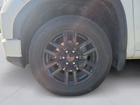Certified 2025 GMC Sierra 1500 Elevation AWD/4WD image 9
