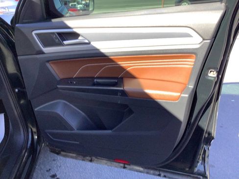 Used 2021 Volkswagen Atlas SE w/ Panoramic Sunroof Package image 43