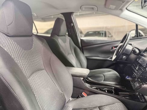 Certified 2019 Toyota Prius Prime Plus FWD image 17