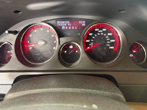 Used 2011 GMC Acadia SLT image 25