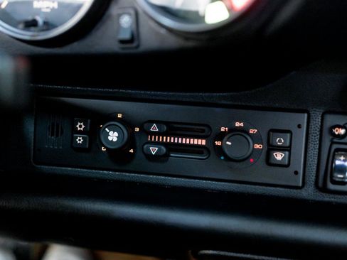 Used 1998 Porsche 911 Carrera image 50