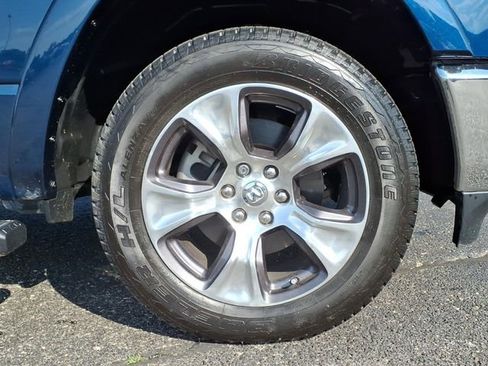 Used 2022 RAM 1500 Laramie AWD/4WD image 9