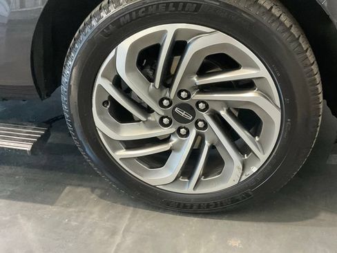 Used 2025 Lincoln Navigator L Reserve AWD/4WD image 6
