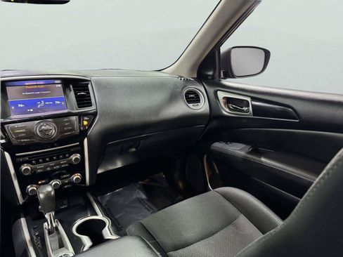 Used 2019 Nissan Pathfinder SV AWD/4WD image 29