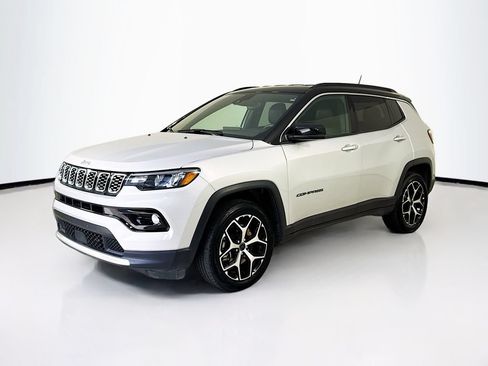 Used 2025 Jeep Compass Limited AWD/4WD image 3